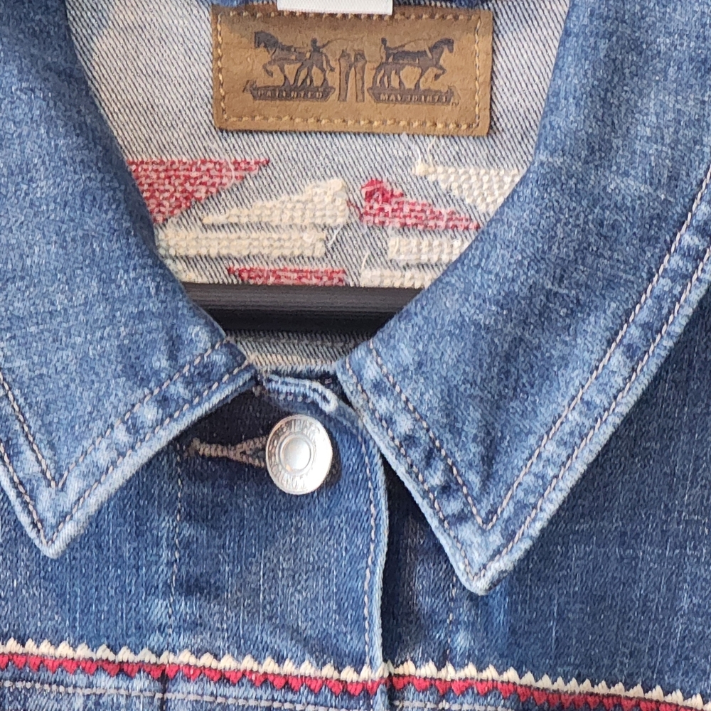 Levis Womens Jean Jacket Size L Denim Trucker Aztec Embroidered Western EUC - Picture 4 of 11